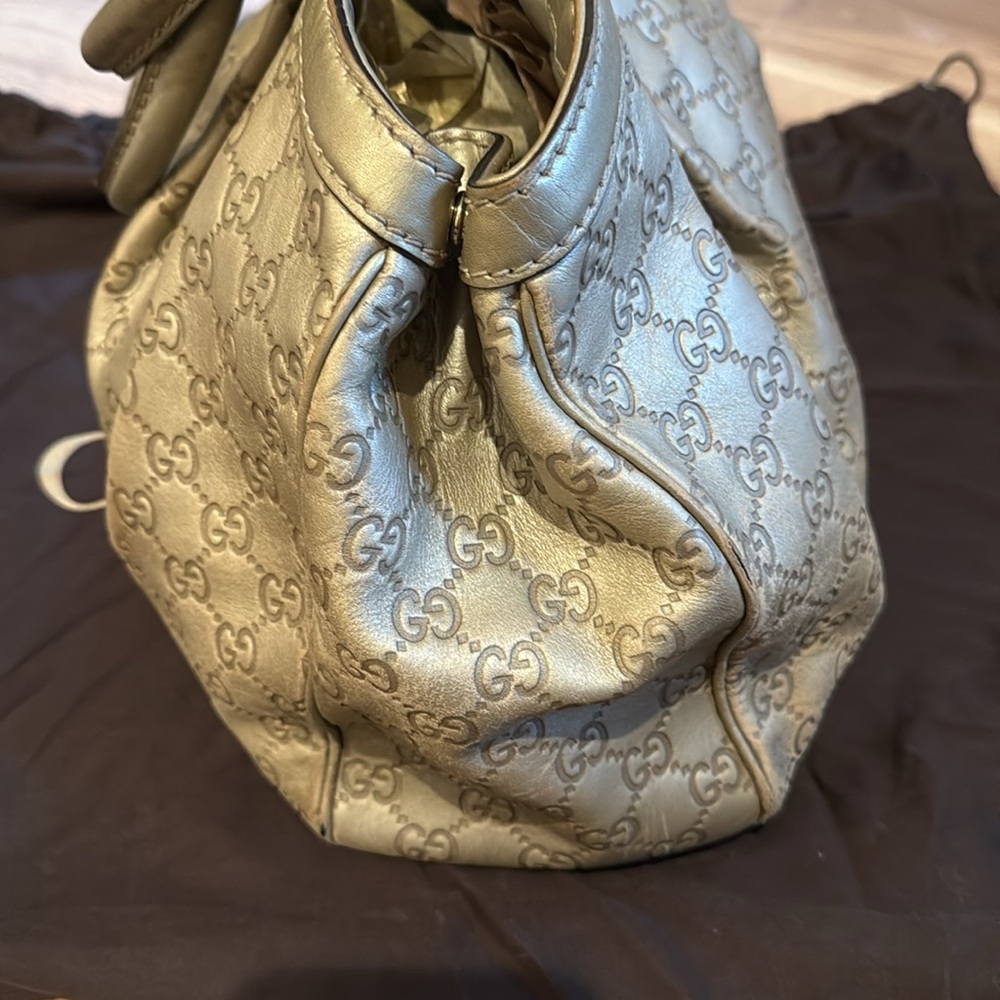 Well loved Gucci Sukey Medium Gold 100% authentic.  Comes with dustbag. - Picture 3 of 13